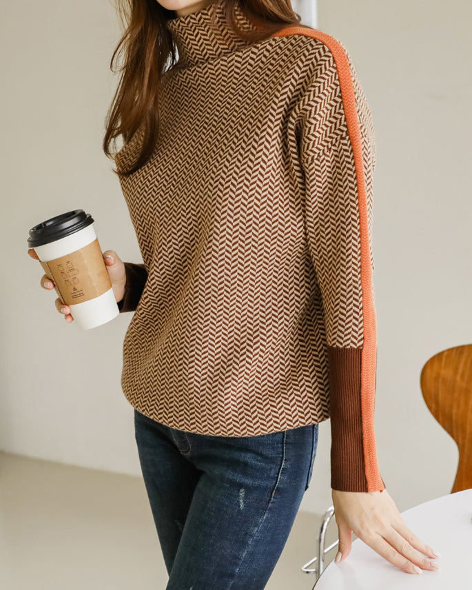 Yüksek Yaka ve Desenli Renee Bluzu