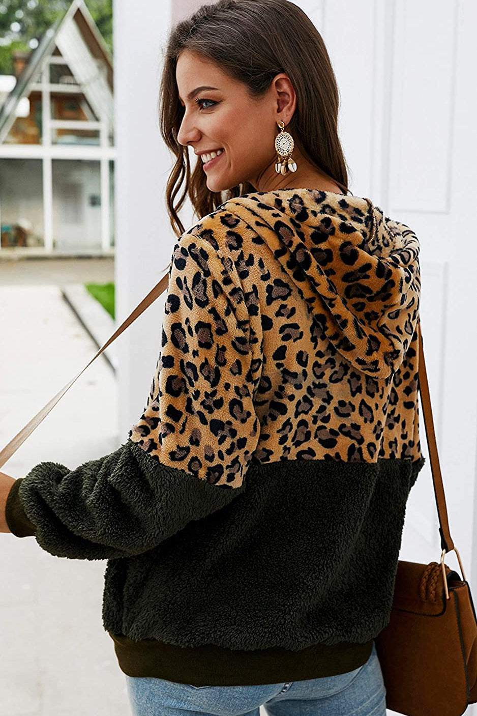 Leopar Desenli Fermuarlı Kapüşonlu Sweatshirt