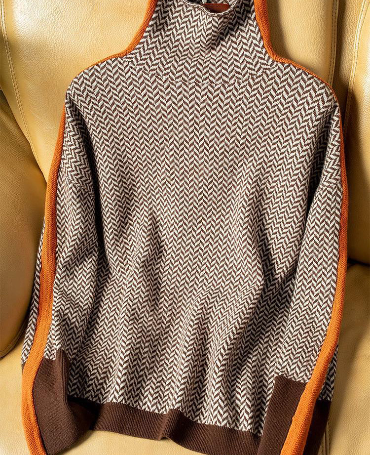 Yüksek Yaka ve Desenli Renee Bluzu